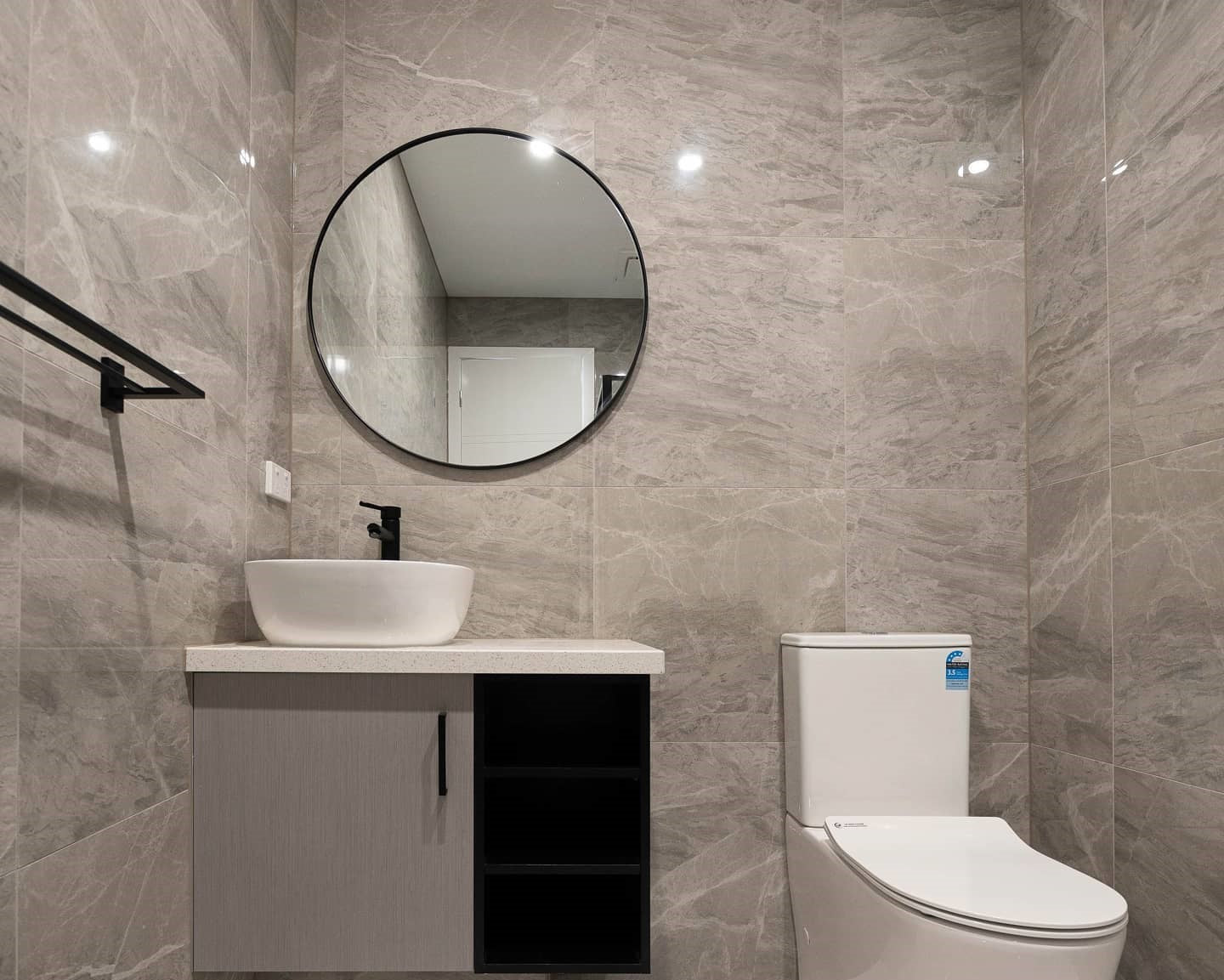 BT752 THUNDER GREY 600X600 POLISHED