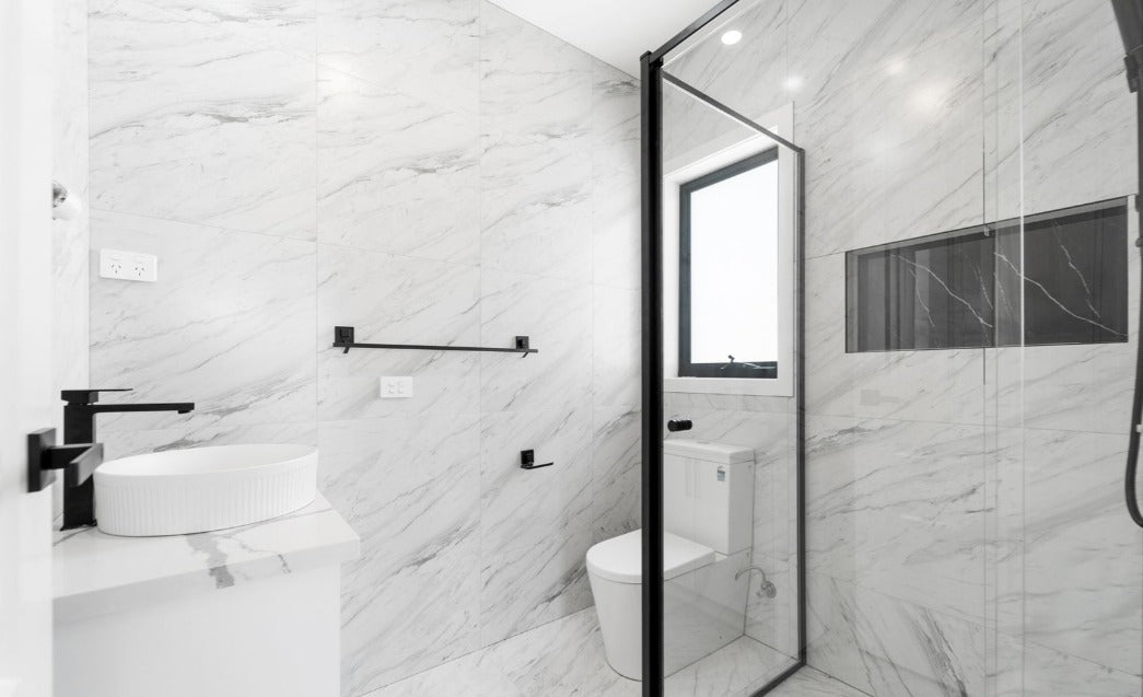 BHCI05 ATLANTA WHITE SATIN 6x6