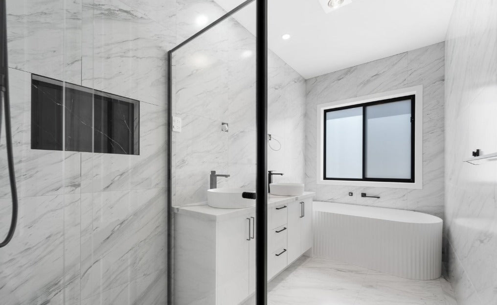 BHCI05 ATLANTA WHITE SATIN 6x6