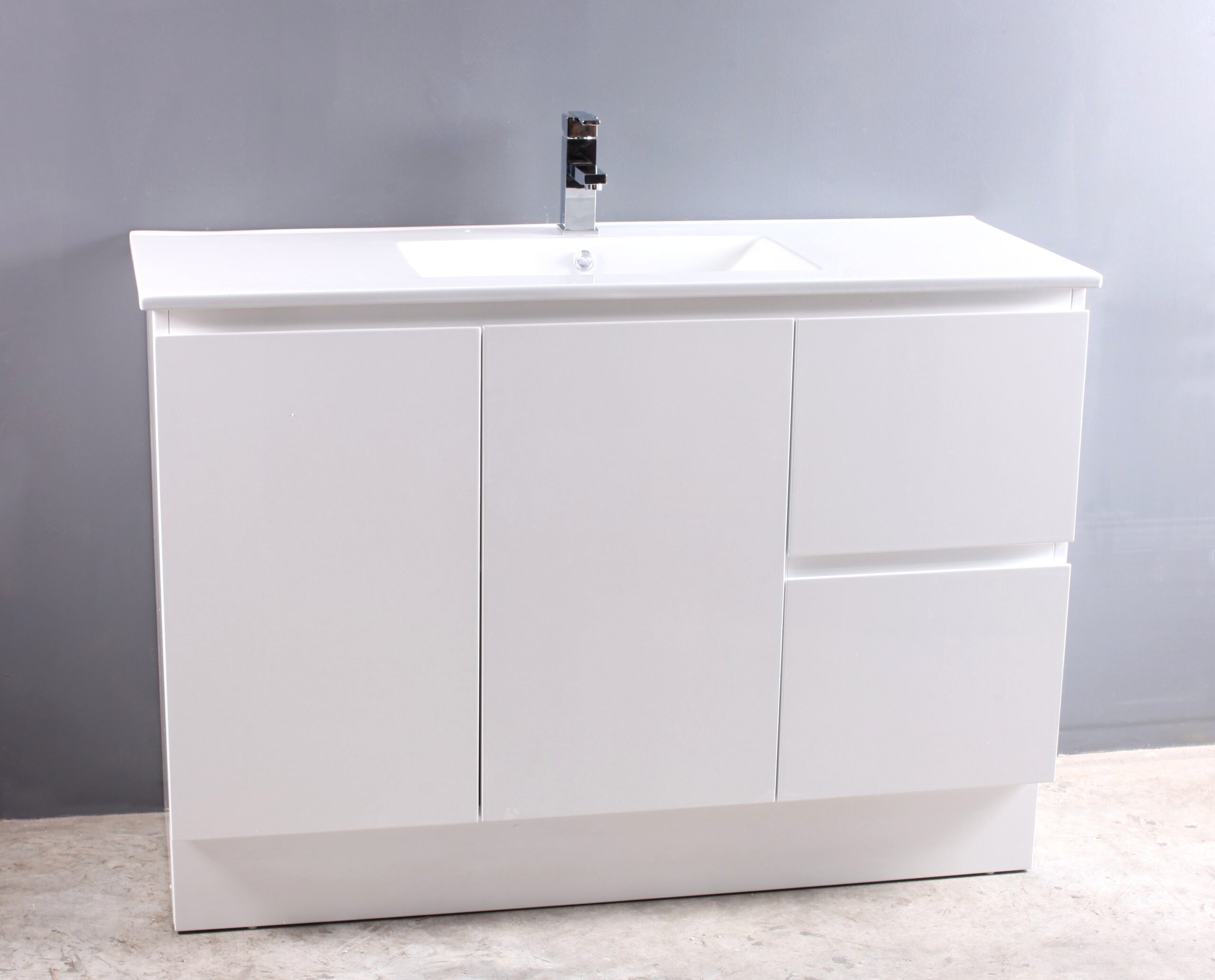 TE535 - Freestanding Vanity 1200