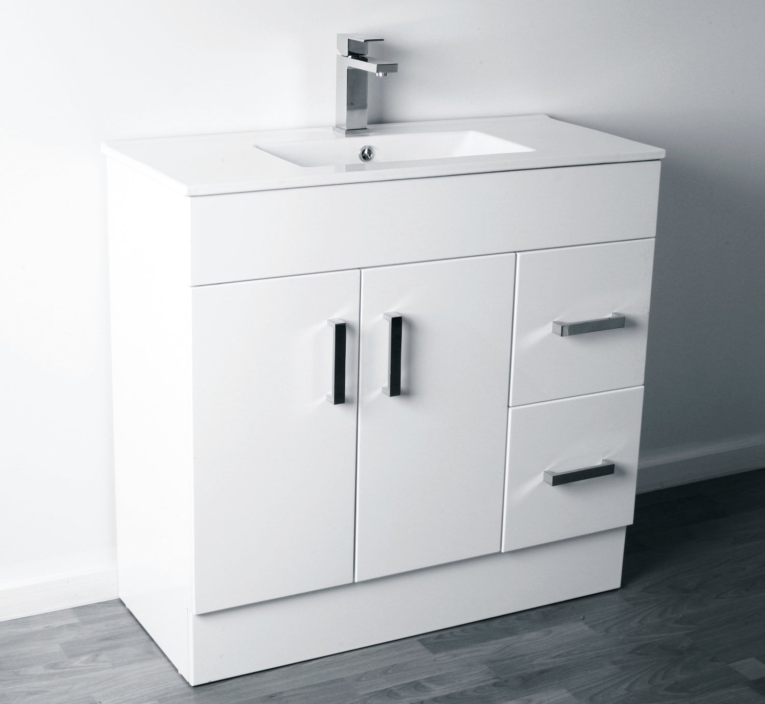 TE539- Freestanding Vanity 900
